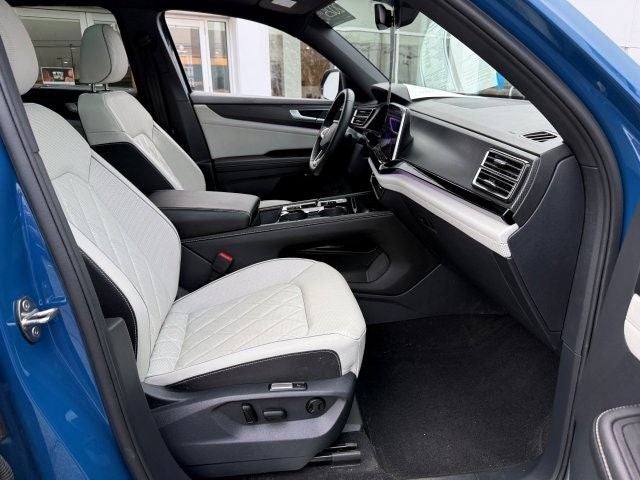 2025 Volkswagen Atlas Cross Sport 2.0T SEL Premium R-Line