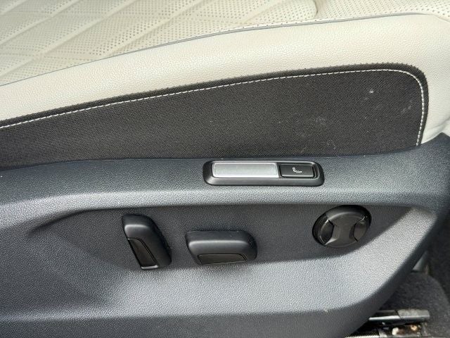 2025 Volkswagen Atlas Cross Sport 2.0T SEL Premium R-Line