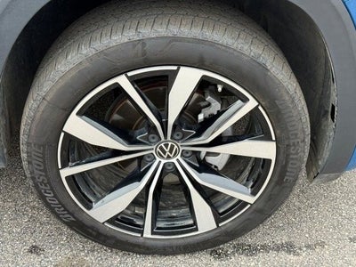2025 Volkswagen Atlas Cross Sport 2.0T SEL Premium R-Line