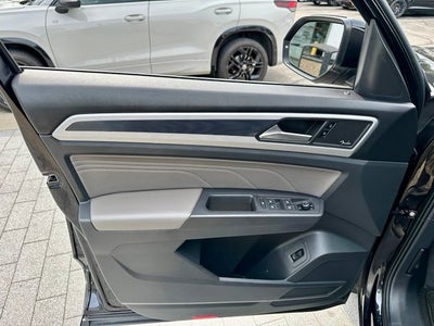 2023 Volkswagen Atlas Cross Sport 3.6L V6 SEL Premium R-Line