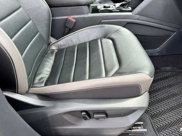 2023 Volkswagen Atlas Cross Sport 3.6L V6 SEL Premium R-Line