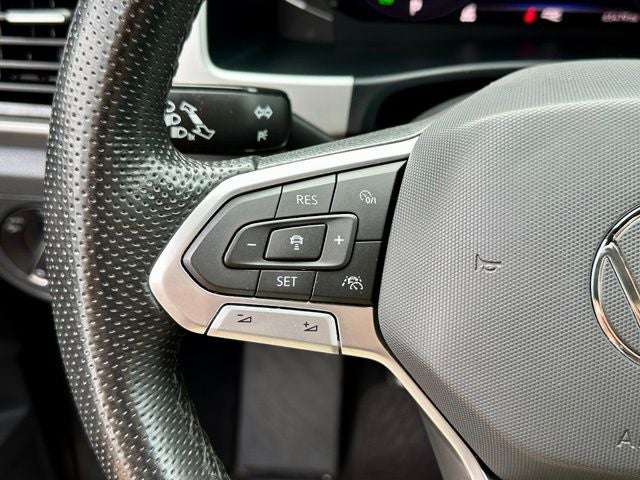 2023 Volkswagen Atlas Cross Sport 3.6L V6 SEL Premium R-Line