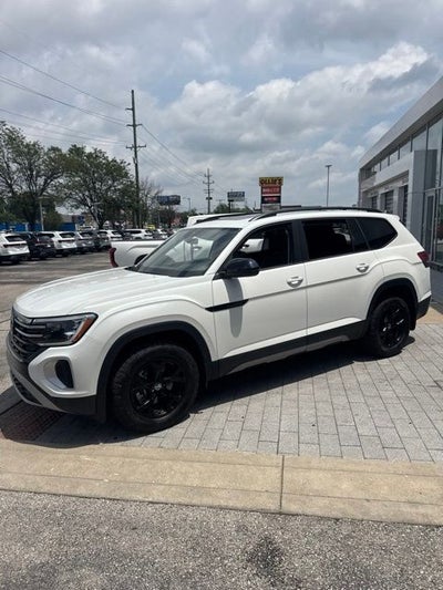 2024 Volkswagen Atlas 2.0T Peak Edition SEL