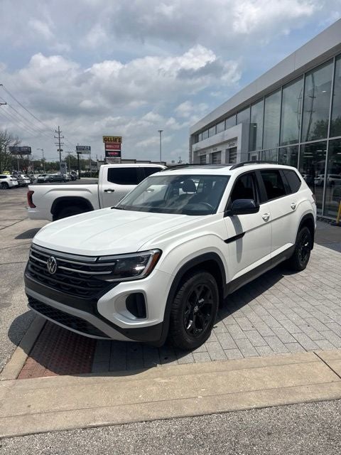 2024 Volkswagen Atlas 2.0T Peak Edition SEL