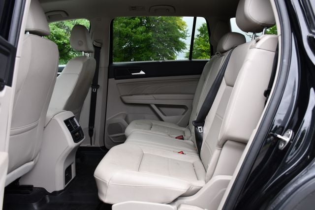 2022 Volkswagen Atlas 3.6L V6 SE w/Technology