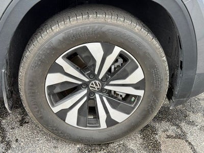 2025 Volkswagen Atlas 2.0T SE