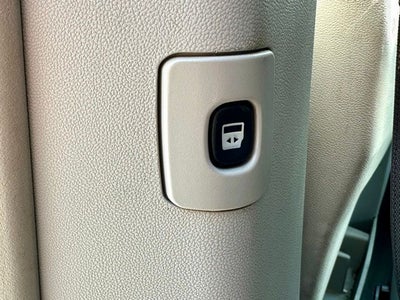 2012 Volkswagen Routan SE