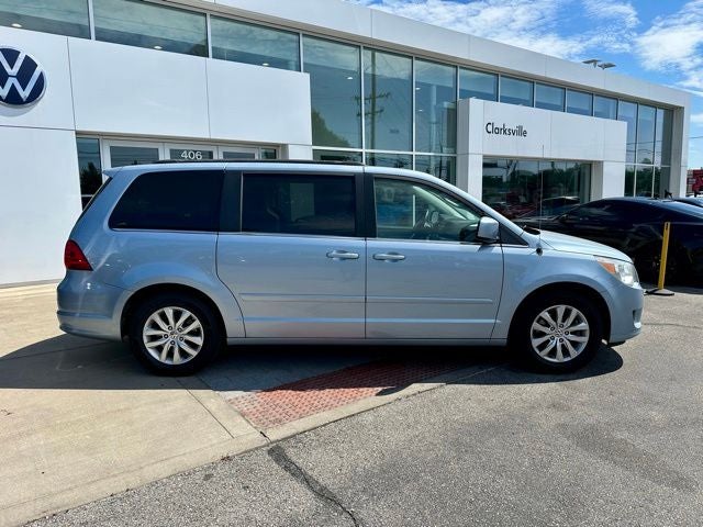 2012 Volkswagen Routan SE
