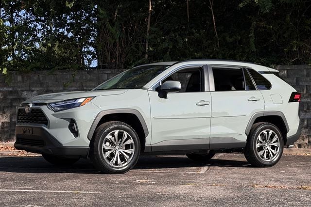 2022 Toyota RAV4 Hybrid XLE Premium