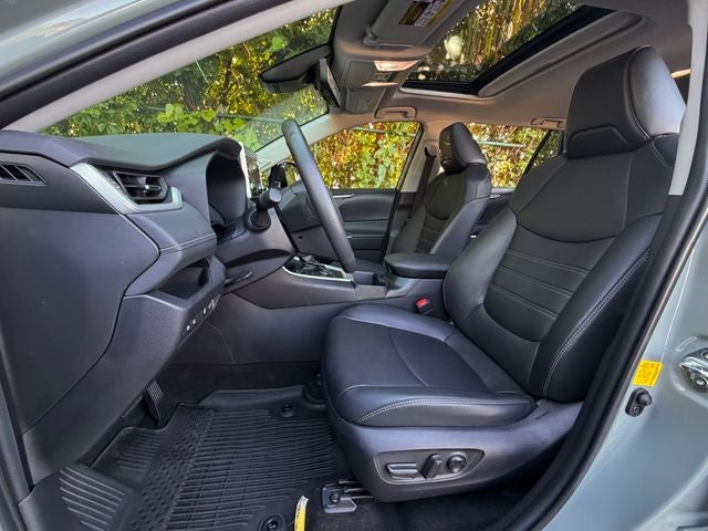 2022 Toyota RAV4 Hybrid XLE Premium