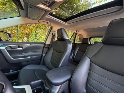 2022 Toyota RAV4 Hybrid XLE Premium