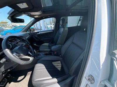 2023 Volkswagen Tiguan 2.0T SE R-Line Black