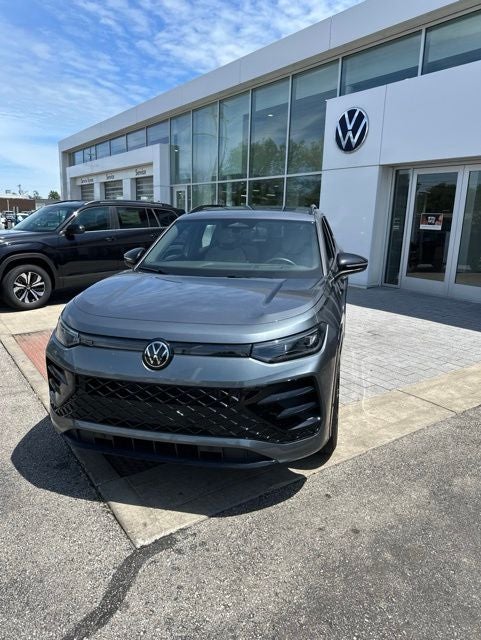 2025 Volkswagen Tiguan 2.0T SE R-Line Black