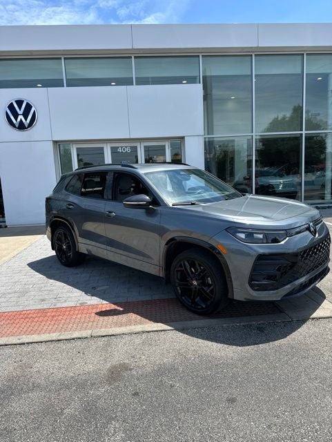 2025 Volkswagen Tiguan 2.0T SE R-Line Black