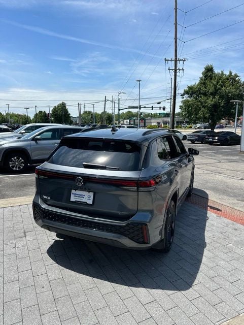 2025 Volkswagen Tiguan 2.0T SE R-Line Black