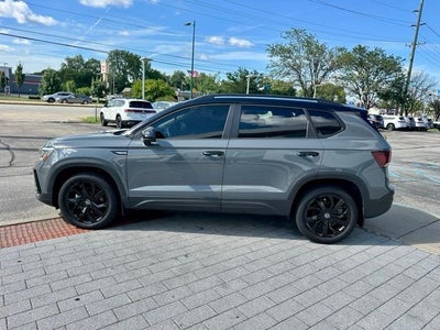 2024 Volkswagen Taos 1.5T SE Black