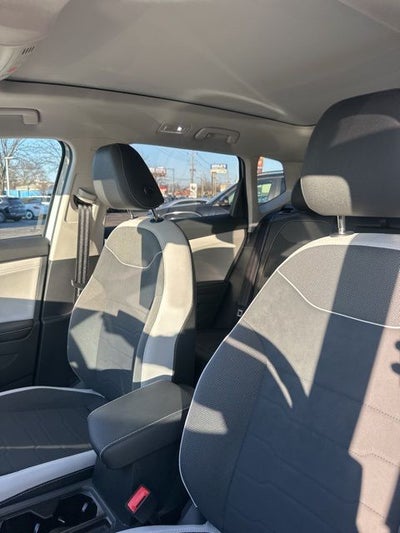 2025 Volkswagen Taos 1.5T SE