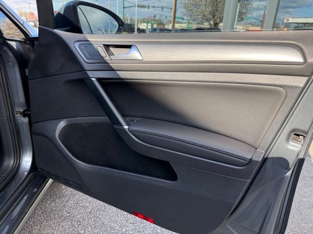 2018 Volkswagen Golf SportWagen SE