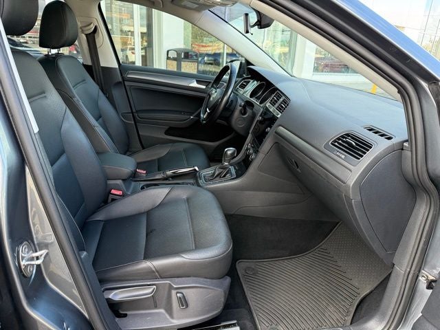 2018 Volkswagen Golf SportWagen SE