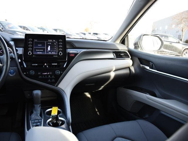 2022 Toyota Camry Hybrid LE