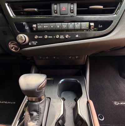 2025 Lexus ES 300h