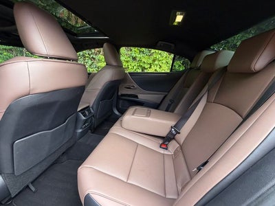 2025 Lexus ES 300h