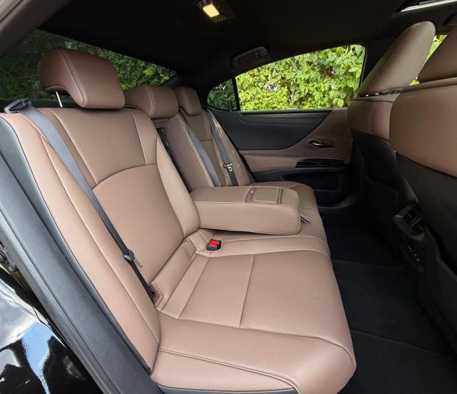 2025 Lexus ES 300h