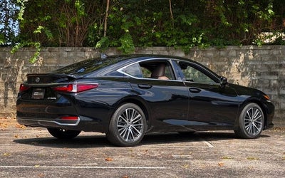 2025 Lexus ES 300h