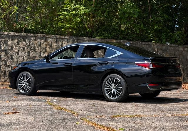 2025 Lexus ES 300h