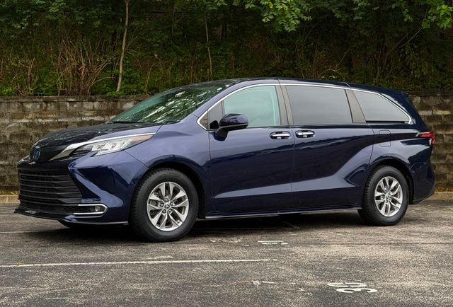 2022 Toyota Sienna XLE 7 Passenger