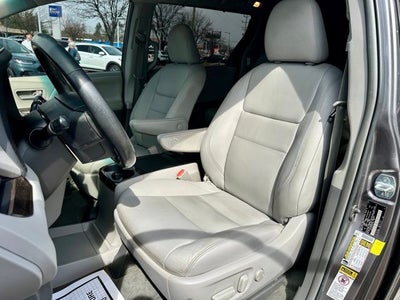2017 Toyota Sienna XLE Premium 8 Passenger