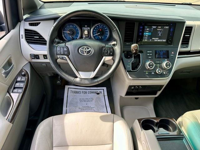 2017 Toyota Sienna XLE Premium 8 Passenger