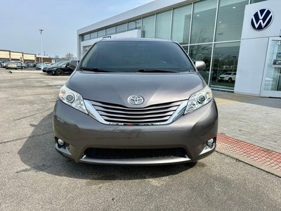 2017 Toyota Sienna XLE Premium 8 Passenger
