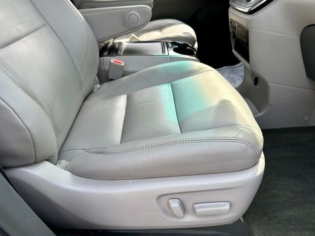 2017 Toyota Sienna XLE Premium 8 Passenger