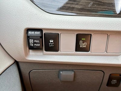 2017 Toyota Sienna XLE Premium 8 Passenger