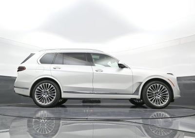 2025 BMW X7 xDrive40i