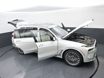 2025 BMW X7 xDrive40i