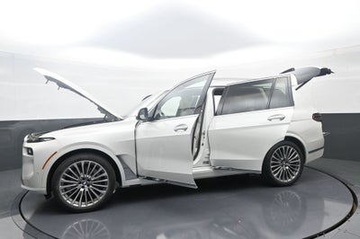 2025 BMW X7 xDrive40i