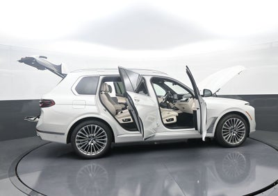 2025 BMW X7 xDrive40i