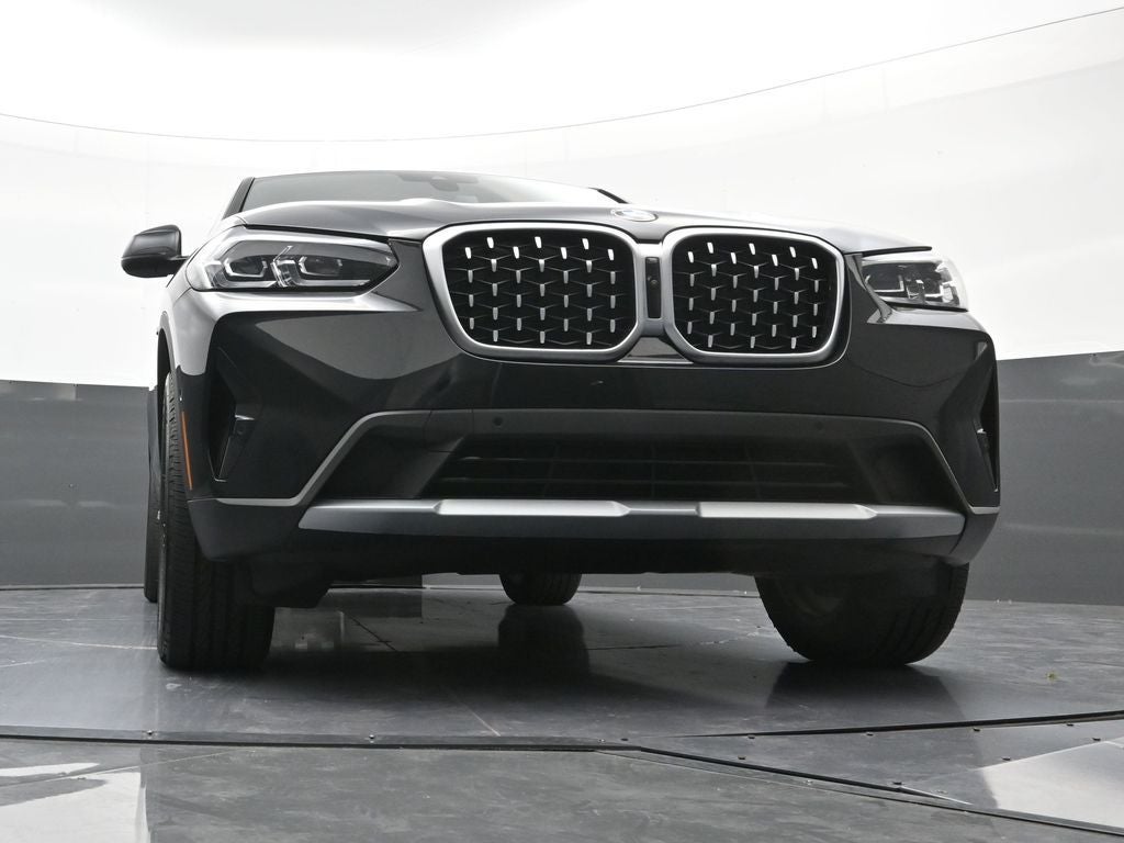 2025 BMW X4 xDrive30i
