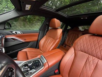 2022 BMW X6 M50i