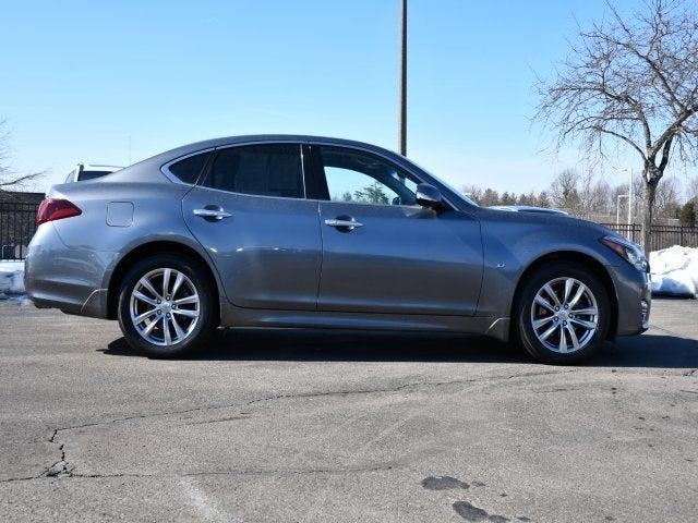2017 INFINITI Q70 3.7X