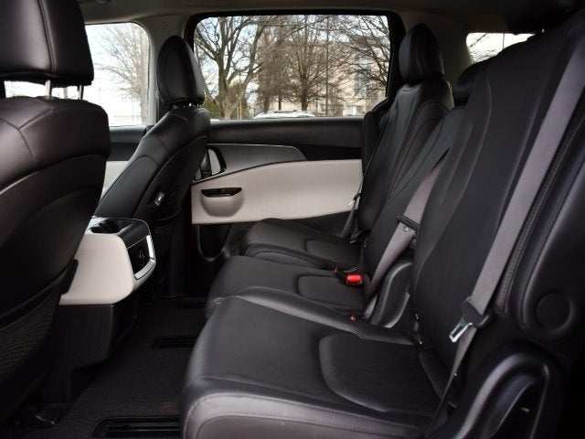 2024 Kia Carnival LX