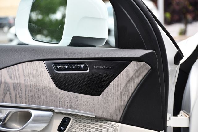 2023 Volvo XC90 B6 Plus 6-Seater