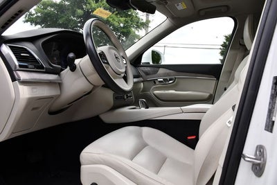 2023 Volvo XC90 B6 Plus 6-Seater