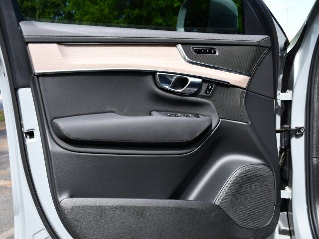 2025 Volvo XC90 B6 Core 2025.5