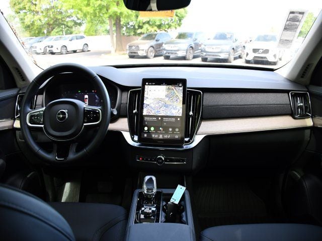 2025 Volvo XC90 B6 Core 2025.5