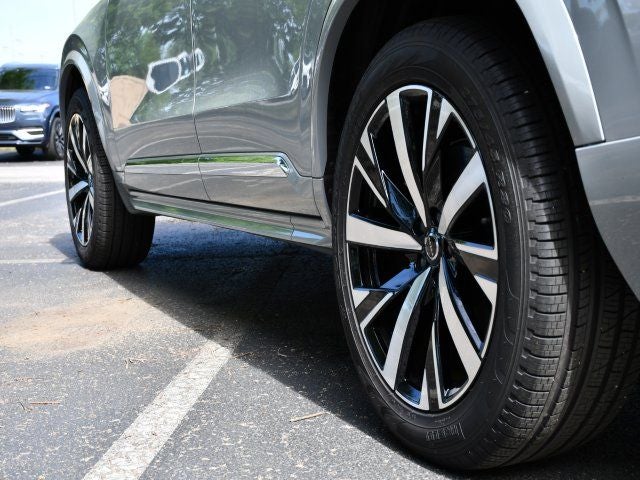 2025 Volvo XC90 B6 Core 2025.5