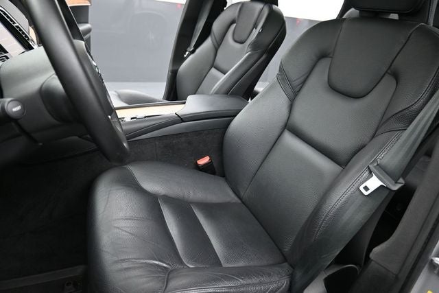 2024 Volvo XC90 B6 Plus Bright Theme