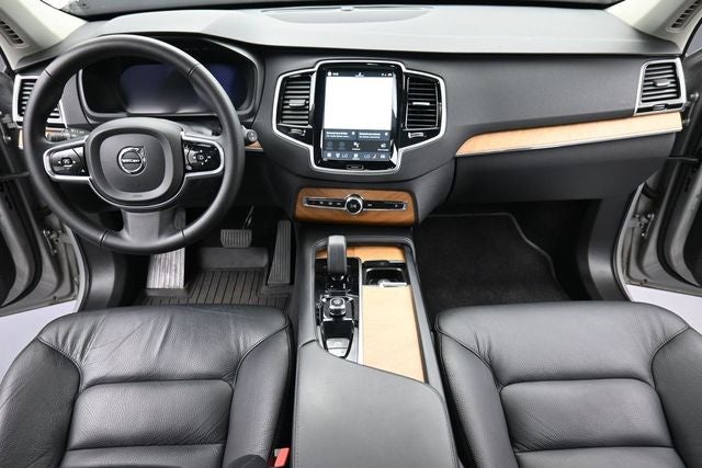 2024 Volvo XC90 B6 Plus Bright Theme